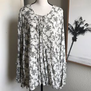 Umgee plus size blouse top white gray floral